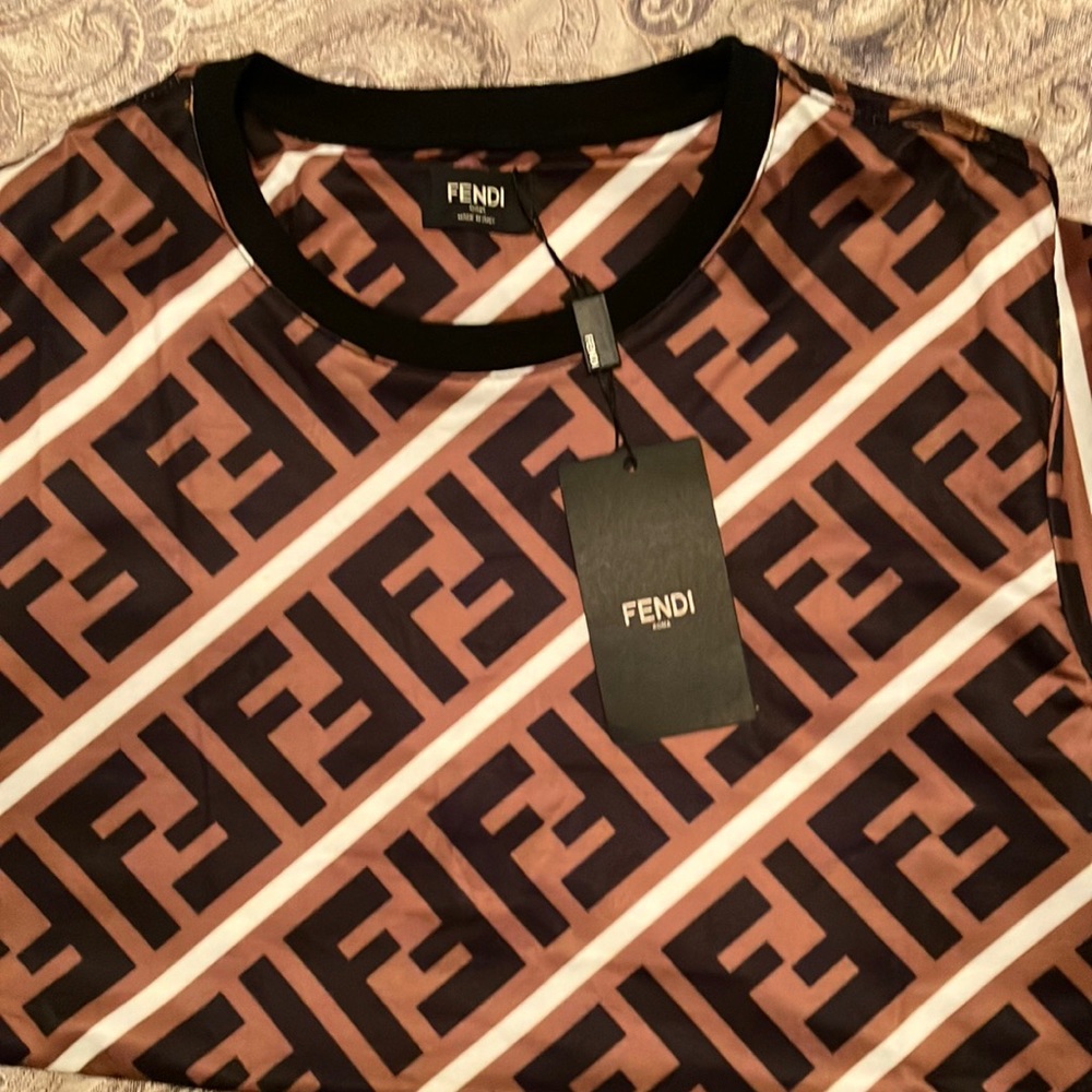 Fendi Tshirt Large